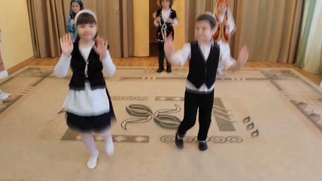 Танец "Народы России" в детском саду. смотреть онлайн