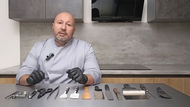 Перестаньте делать это с силиконовой лопаткой. Зачем повару строительный шпатель