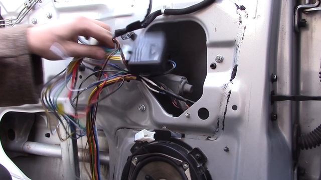 Универсальный доводчик стекол с Aliexpress. Установка и настройка. смотреть онлайн