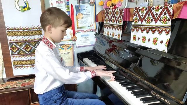 "Грамофон Вальс" Є. Дога. Виконавець: Вертиленко Микола смотреть онлайн