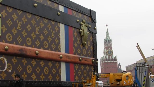 Сундук на Красной площади. 2013 смотреть онлайн
