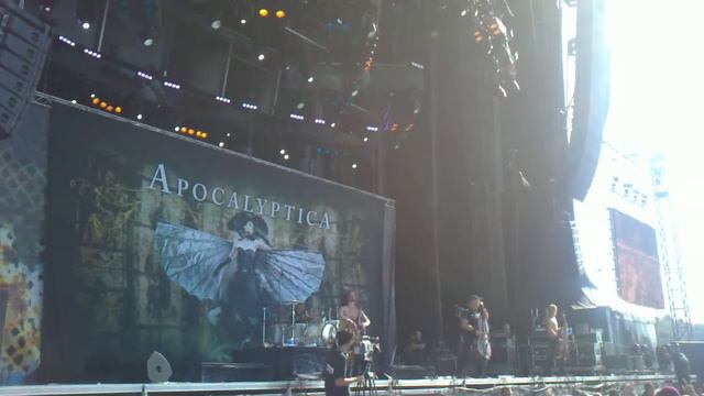 Apocalyptica. Hall Of The Mountain King + OE! OE! OE! (Sonisphere 2011, Getafe)