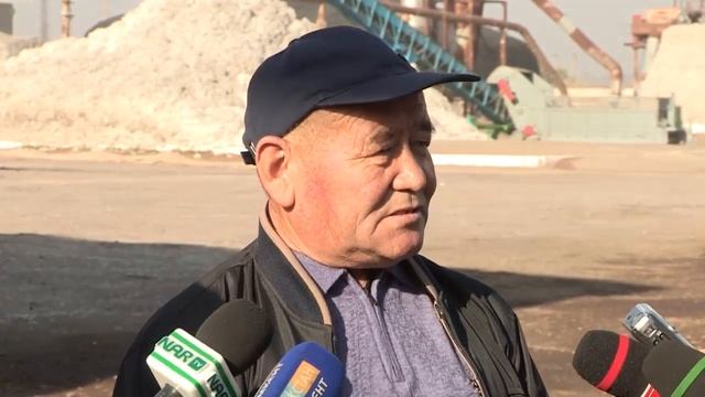 У хлопкоробов проблемы из-за погодных условий и вредителей смотреть онлайн