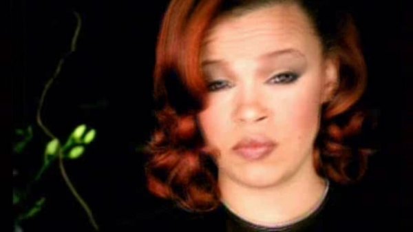 Whitney Houston_Heartbreak hotel