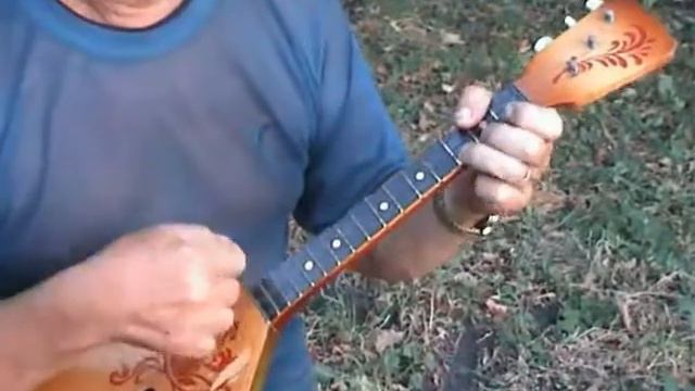 02 Наигрыш на двух балалайках «Страдания» в 4 пальца в исполнении М А Челнокова, А И Гудкова смотреть онлайн