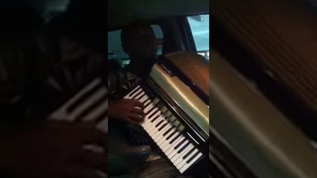 Best Taxi Ride Ever: Vedic accordion serenade смотреть онлайн