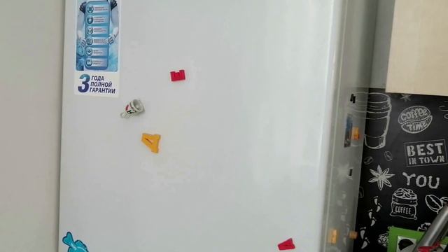 Почему холодильник издает странные звуки? И что с этим делать?