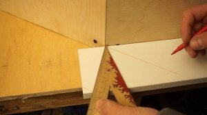 КАК СОСТЫКОВАТЬ ПЛИНТУС В УГЛАХ?