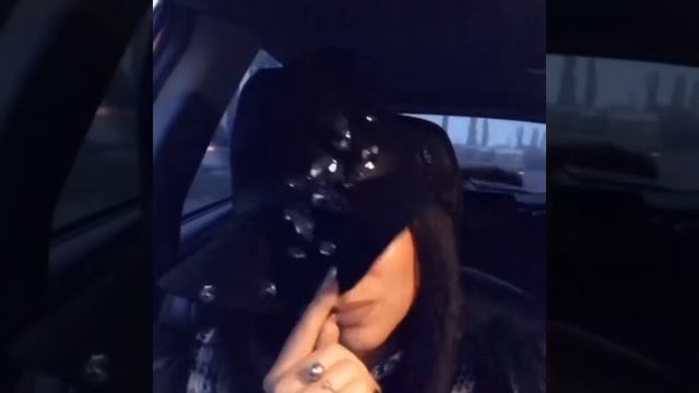 Красивая женская шляпа украшенная камнями смотреть онлайн