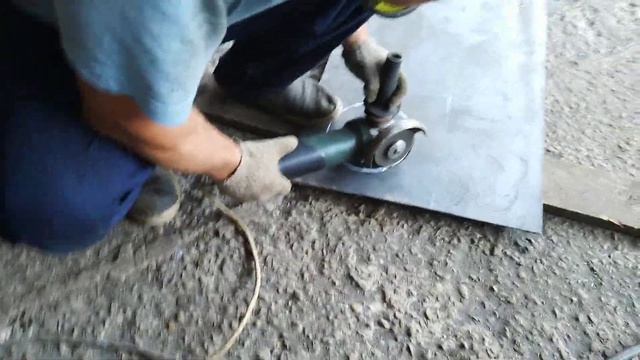 Как отрезать ровный круг изнутри болгаркой смотреть онлайн
