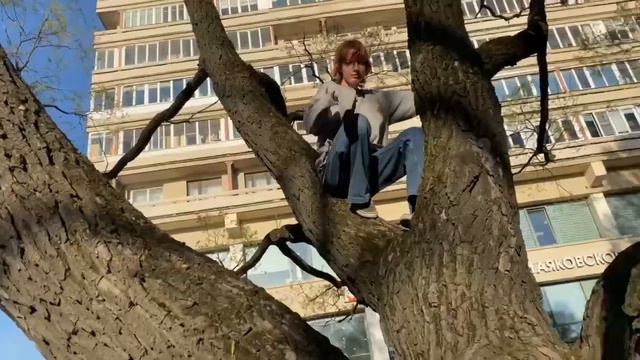летний ВЛОГ//жизнь дискокомфортика и моих друзей в разные периоды весны и лета смотреть онлайн