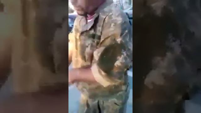 Рогуль в форме с протянутой рукой: "Дэ ты воевав?!" смотреть онлайн