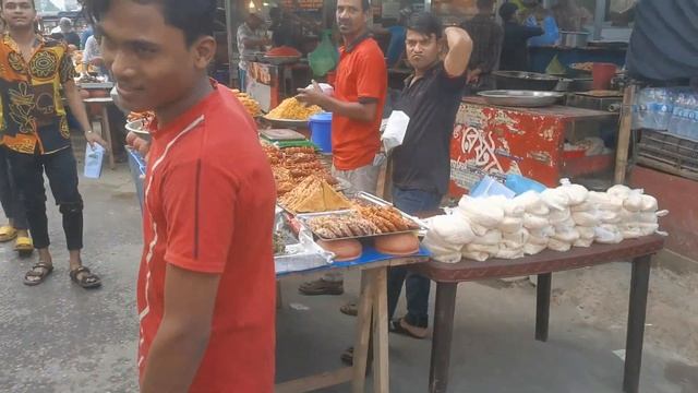 Пригород города Дакка, Бангладеш смотреть онлайн