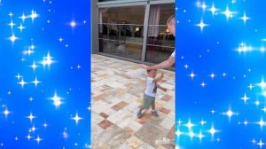 Александр Овечкин весело поплясал с сыновьями на территории отеля