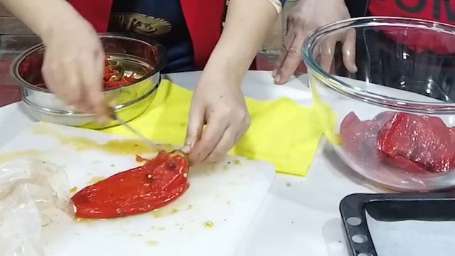 ЗАПЕЧЁННЫЙ ?КРАСНЫЙ? ПЕРЕЦ фаршированный с ?СЫРОМ! ИЗУМИТЕЛЬНО ВКУСНО! смотреть онлайн