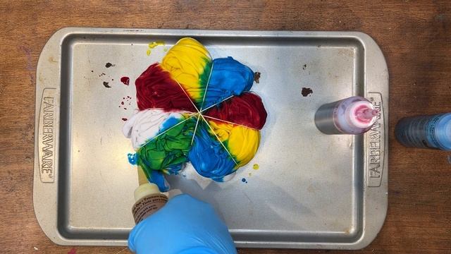 Kids Crafts! Make a Groovy Tie-Dye T-Shirt with Craft Warehouse смотреть онлайн