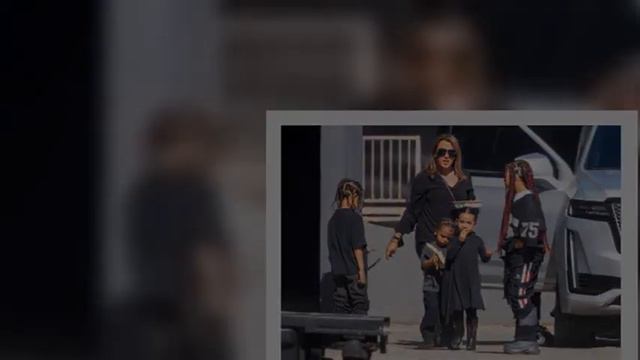 Kanye West’s 4 Kids North, Saint, Psalm & Chicago Join Him At Sunday Service Before Super Bowl: Pho смотреть онлайн