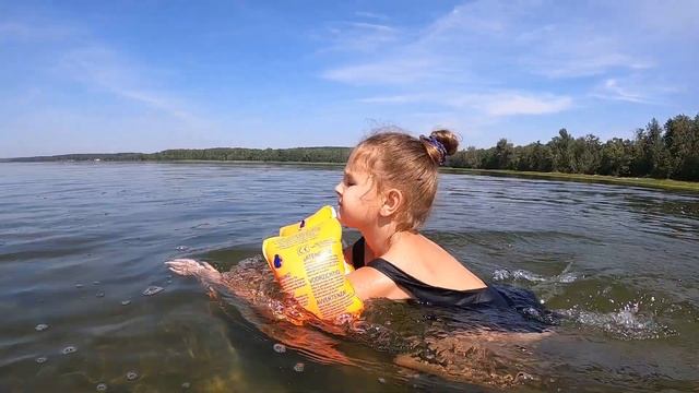 VLOG#65 | ОЗЕРО АКАКУЛЬ | ЦЕЛЫЙ ДЕНЬ В ВОДЕ | ОБЕД НА ПРИРОДЕ | УКУСИЛА ОСА смотреть онлайн