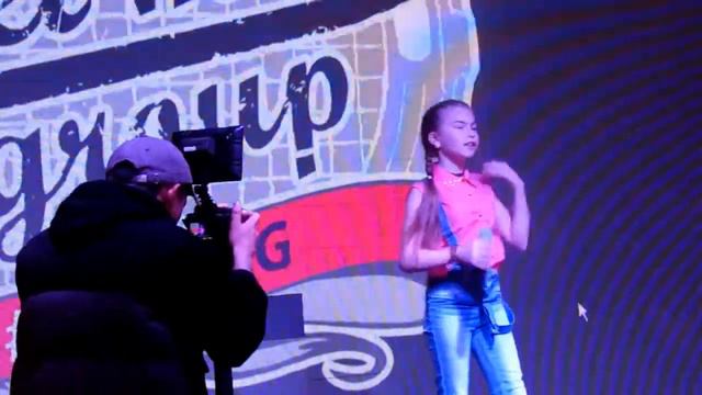 В ресторане у МАКСИМА ФАДЕЕВА -Ekaterina Budei смотреть онлайн