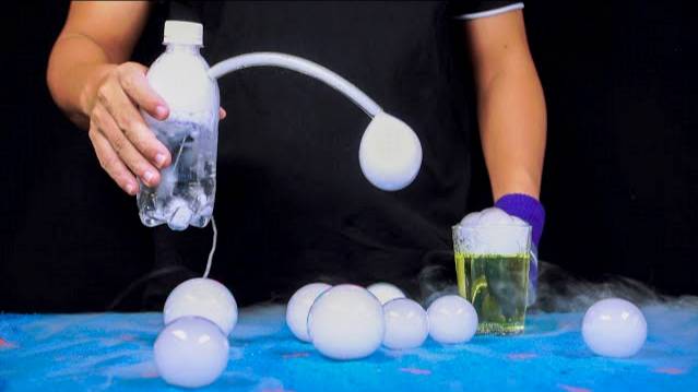 5 УДИВИТЕЛЬНЫХ ТРЮКОВ С ПУЗЫРЬКАМИ смотреть онлайн