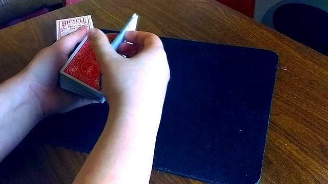 2 ПРОСТЫХ И ЭФФЕКТНЫХ КАРТОЧНЫХ ФОКУСА И ОБЗОР КОЛОДЫ ДЛЯ ФОКУСОВ смотреть онлайн