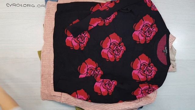 05749 Ladies Sweaters Cream(Женские свитера) №2 15,60 кг 5,90€ за кг 50ед смотреть онлайн