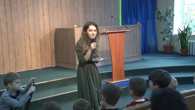 "Трудолюбивая белка" - Алена Кройтор | Детский рассказ смотреть онлайн