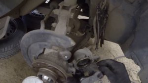 Замена тормозных дисков и ремонт суппорта Рено Сандеро Renault Sandero