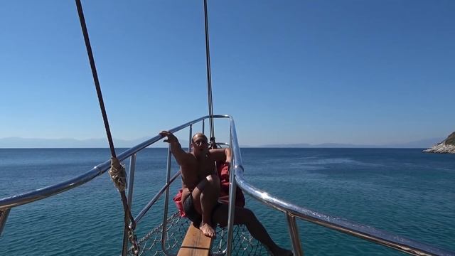 Лена и Толик ПОХИТИЛИ ПИРАТСКИЙ КОРАБЛЬ. Crazy Life