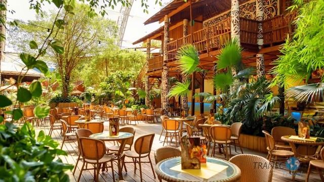 Tropical Islands Resort. Искусственный тропический курорт. Германия.