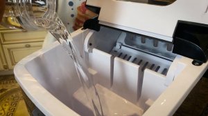 Льдогенератор Kitfort KT-1806