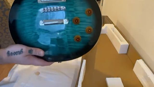 Cort CR250 Dark Blue Burst Unboxing And Specs