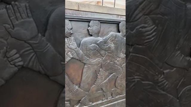 The Athletic Sculptures of Cranbrook School смотреть онлайн
