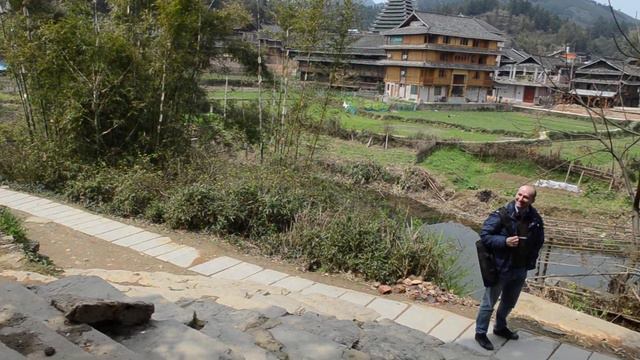 Прогулка по деревне Ma'an Zhai в культурном районе Ченъянг (Chengyang) в Китае смотреть онлайн