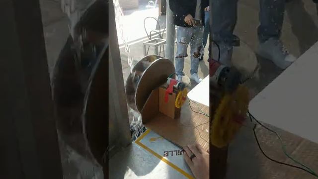 Sparkyville Waterwheel Prototype test Team 1 Spring 2019 смотреть онлайн