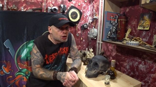 Злой Tattoo Критик о возрасте татуированных смотреть онлайн