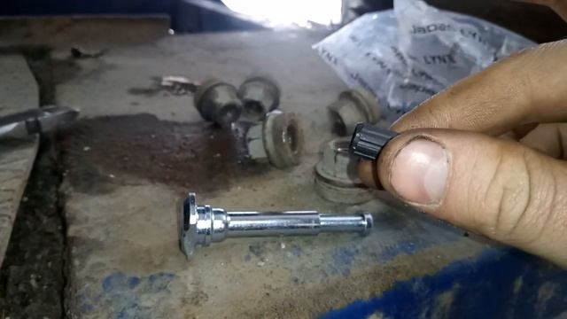 #fordtransit замена пыльников напровляюших суппортов