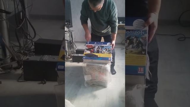Распаковка PS4 из Розетки смотреть онлайн