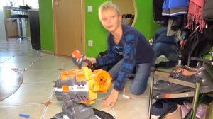 КТО ЗАБРАЛ ВСЕ НАШИ НЕРФЫ? КАК МЫ ИХ ВОЗВРАЩАЕМ. НЕРФ БИТВА. БРОС ШОУ.