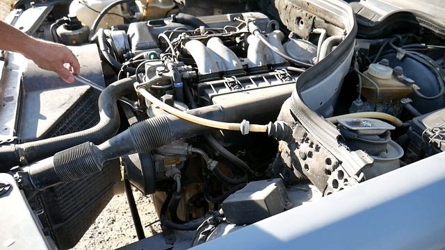 Mercedes Benz W124 - Cómo cambiar la arandela de Goma en la tuberia del servo freno tutorial смотреть онлайн