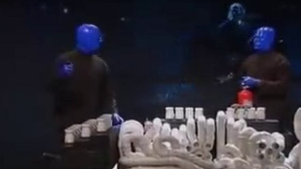 Blue man group - I feel love  Leno