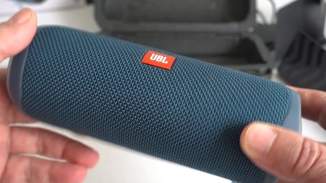 JBL Flip 5 unboxing in 4Κ video смотреть онлайн
