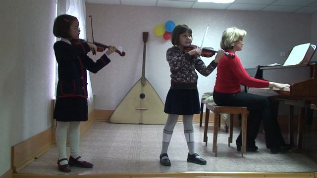 Бобошко Алина  7 лет и Самойлова Мария 6 лет. Тамарин Старинный гобелен. преп. Клепче Д.Ю.