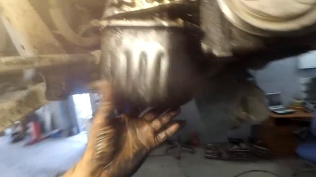 NISSAN снимаем лобовую крышку и цепь смотреть онлайн