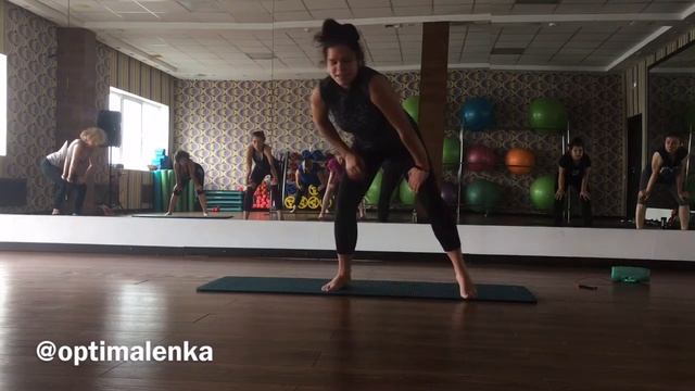 Йога виньяса флоу для начинающих | дыхание и движение смотреть онлайн