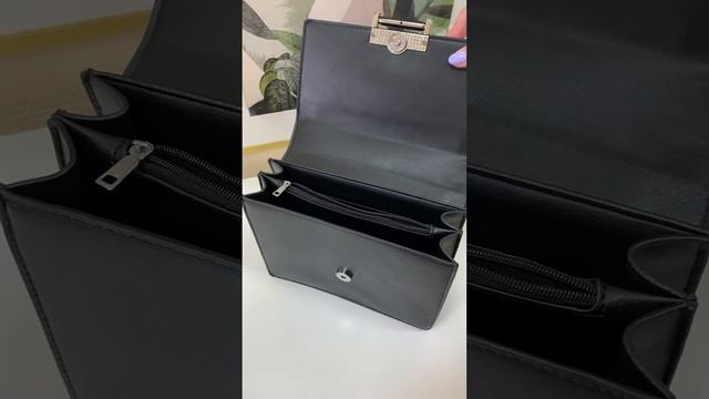 Женская сумка кросс-боди Н на цепочке смотреть онлайн