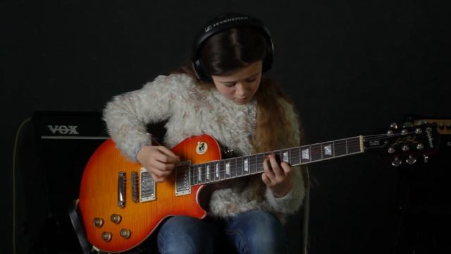 Lucy Gowen 10 year old guitarist Red House Cover смотреть онлайн