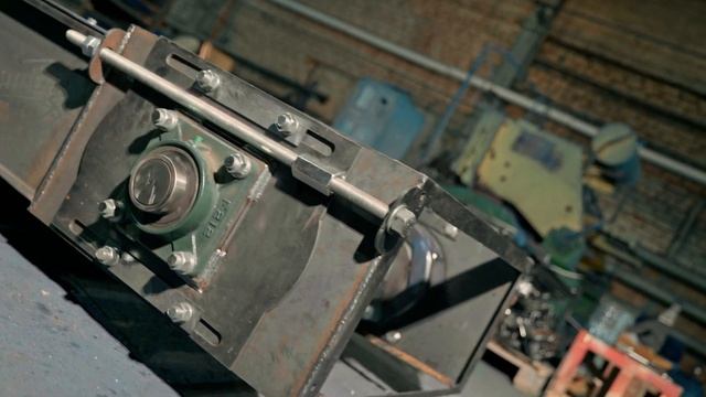 Скребковый конвейер для щепы и опилок | Производственные испытания смотреть онлайн