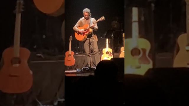 Amos Lee 4-27-22 in Memphis смотреть онлайн