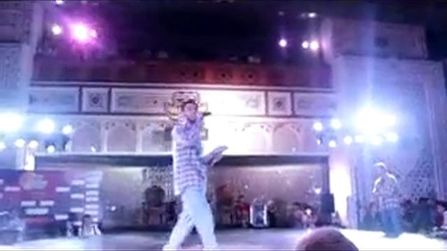 таджикский брейк данс мировые судьи Bull BC One Tajikistan Cypher 2015 Froz, Rox and Yan' s showcas смотреть онлайн